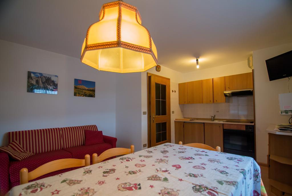 Ferienwohnung Cesa Farinol Canazei Zimmer foto