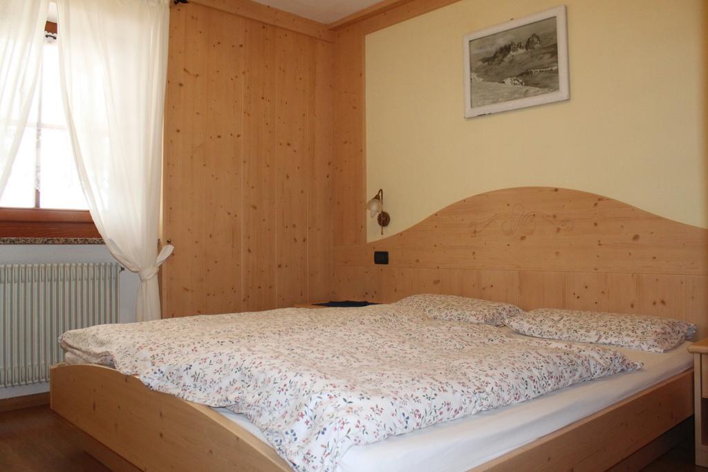 Ferienwohnung Cesa Farinol Canazei Zimmer foto