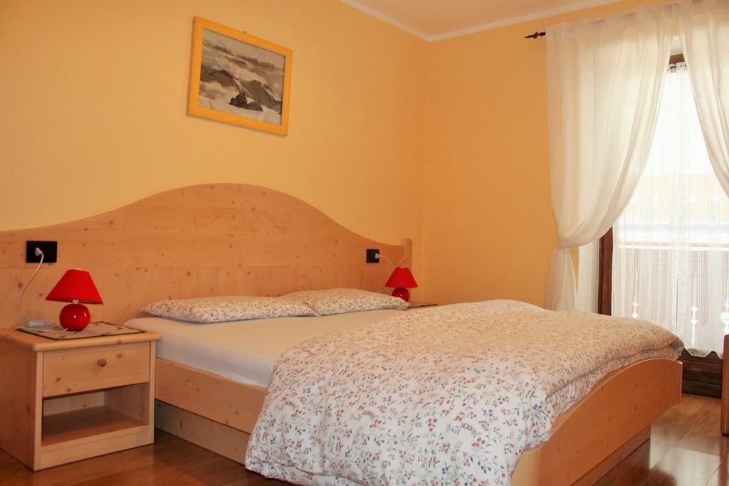 Ferienwohnung Cesa Farinol Canazei Zimmer foto