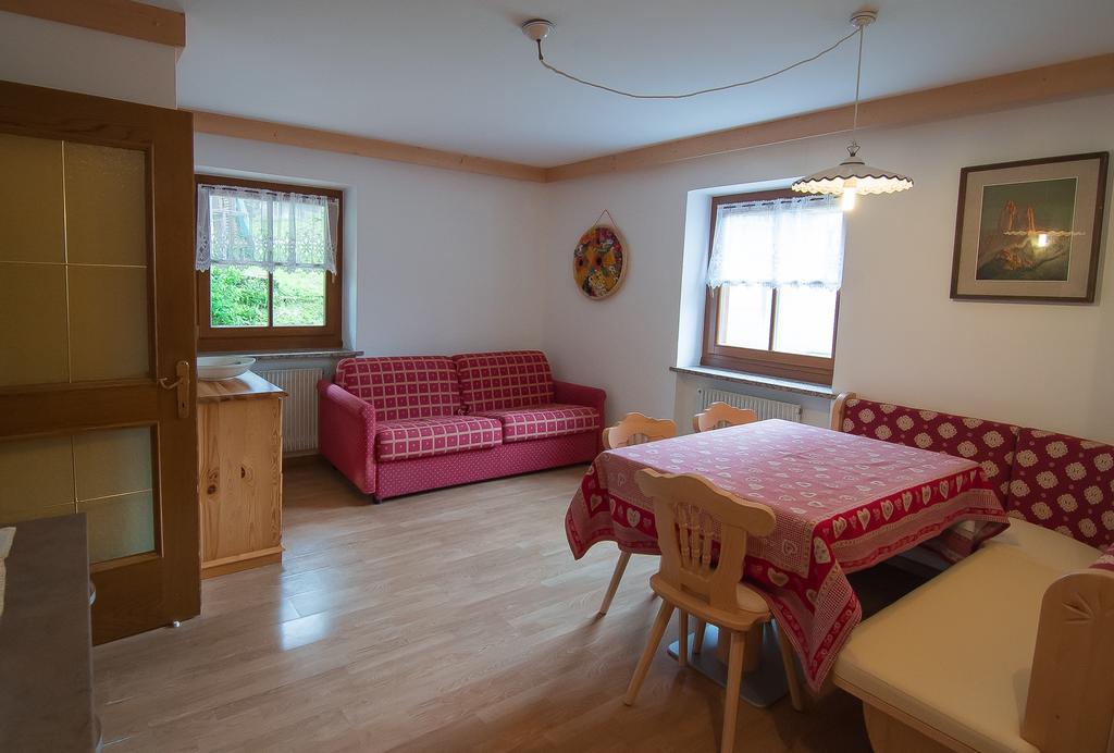 Ferienwohnung Cesa Farinol Canazei Zimmer foto